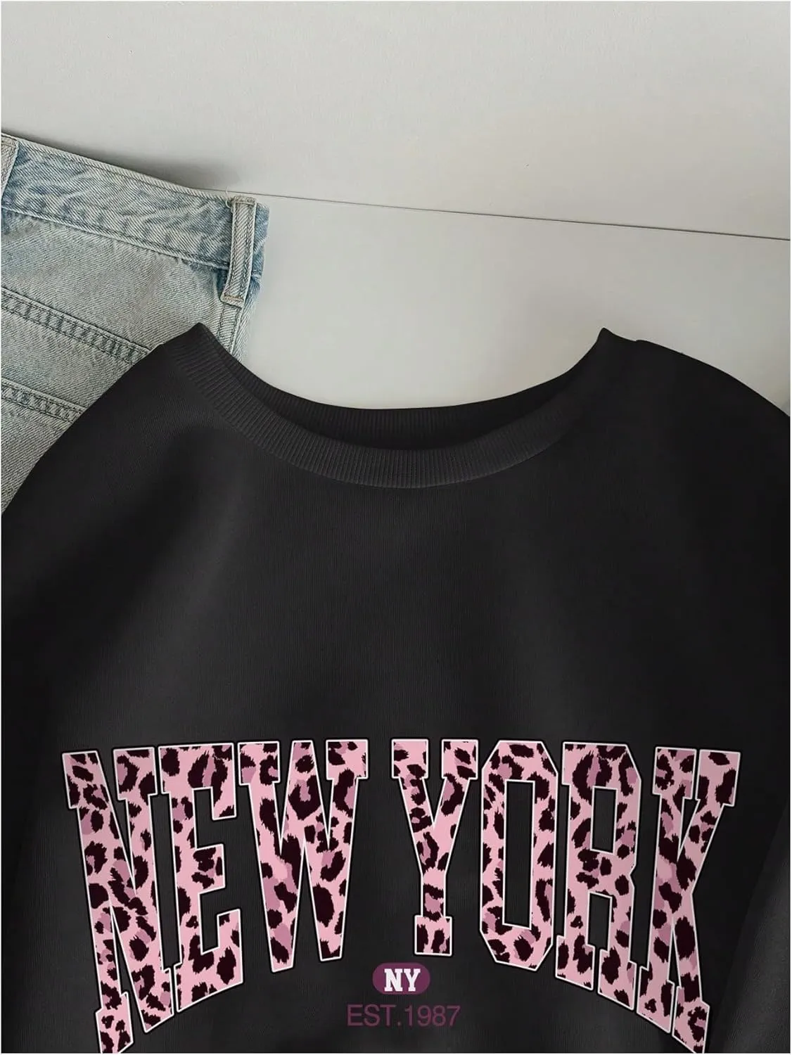 SweatyRocks Women's Letter Leopard Print Sweatshirt Crewneck Long Sleeve Oversized Pullover Tops
