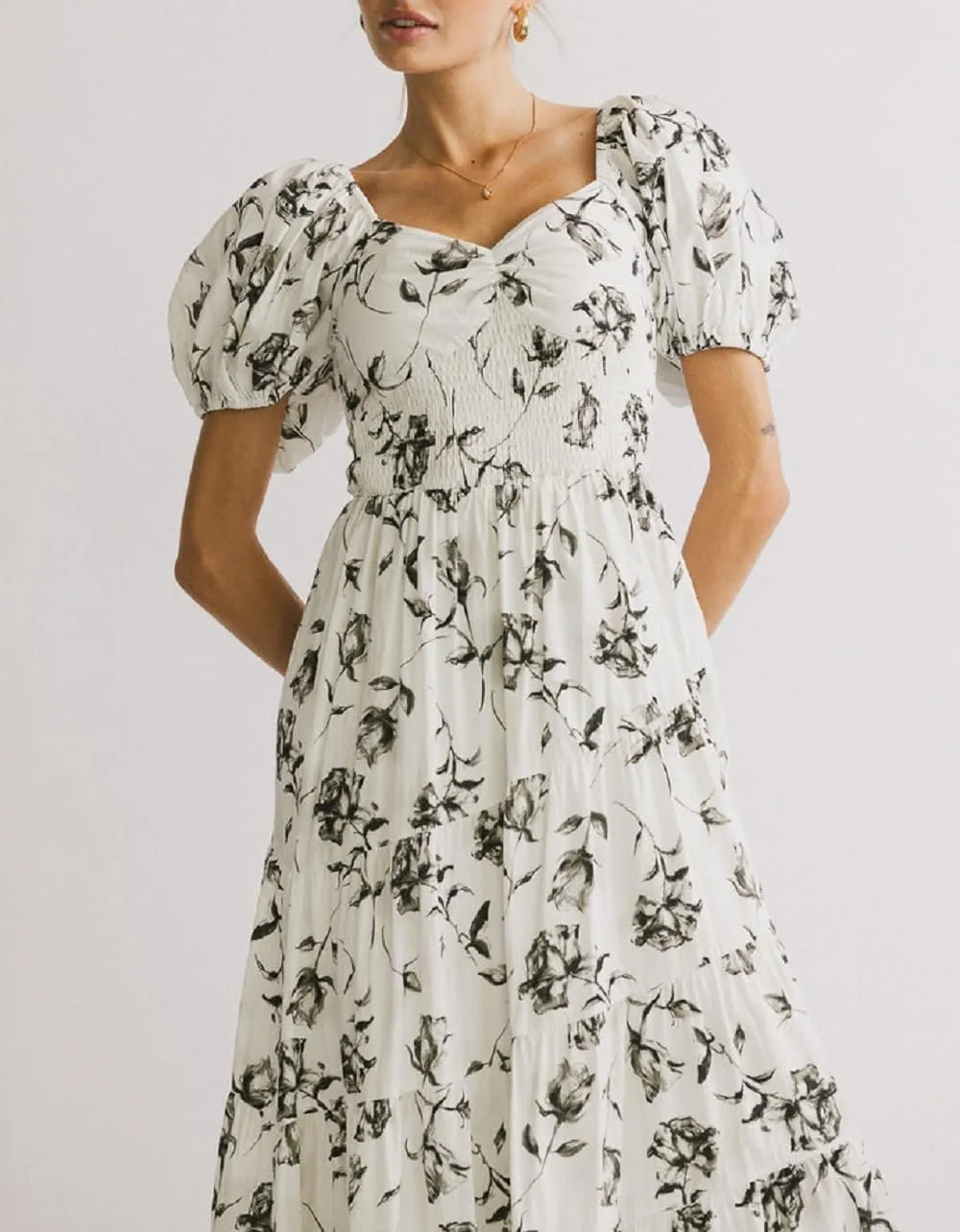 Women Floral Patchwork Puff Sleeve Maxi Dress Boho Square Neck Smocked Flowy Dress Y2k Tiered Ruffle Beach Sundress