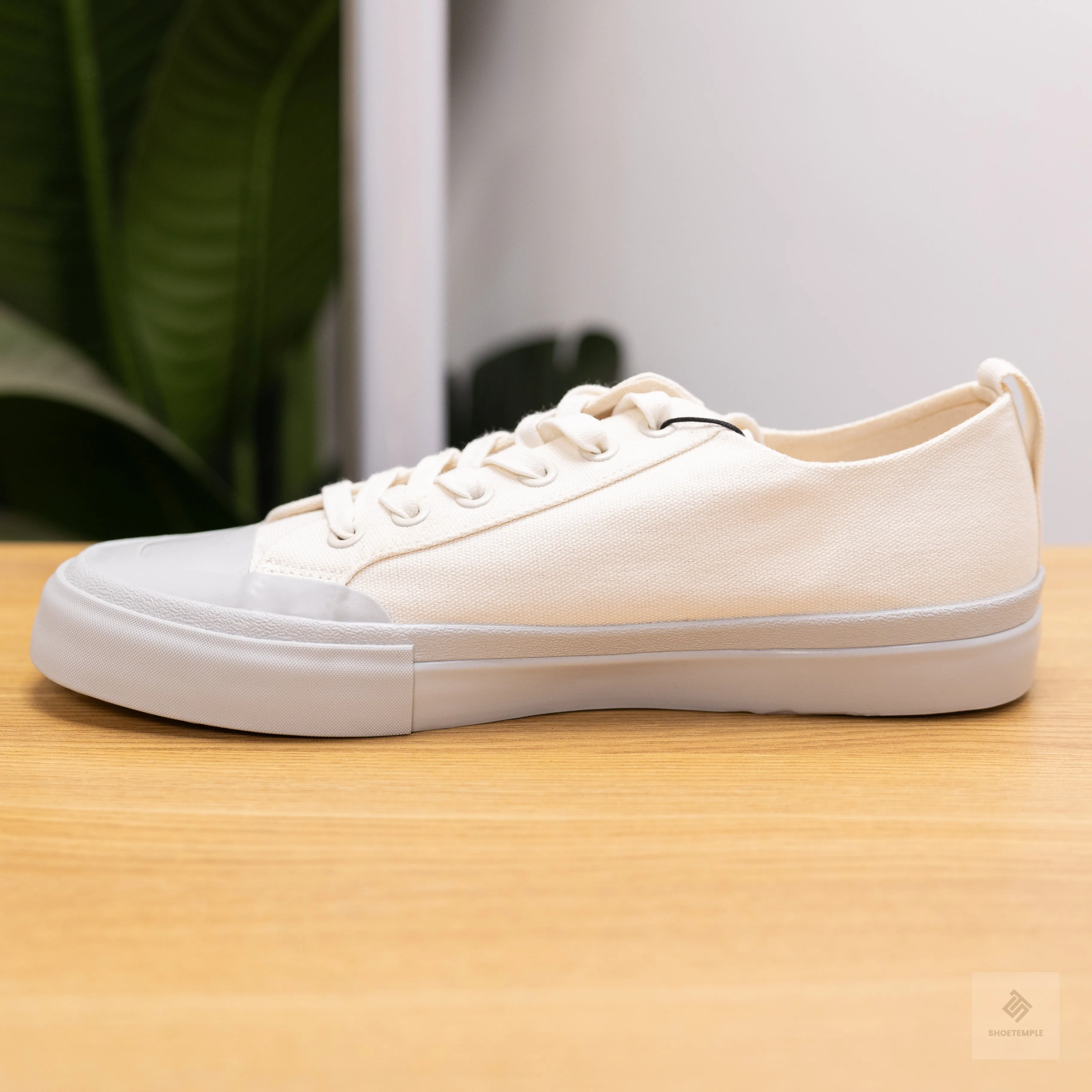 Zara Canvas Sneakers